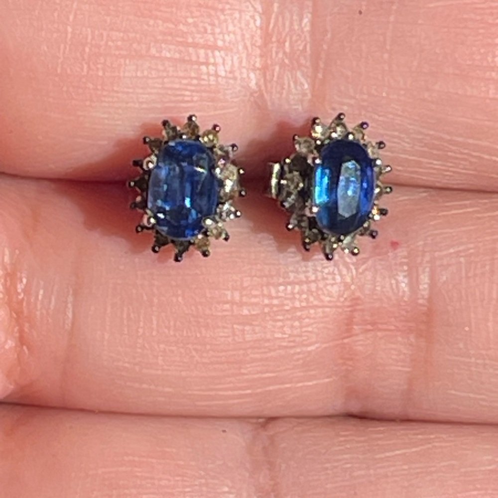 Luxurious Sapphire & Diamond Stud Earrings 925 Silver